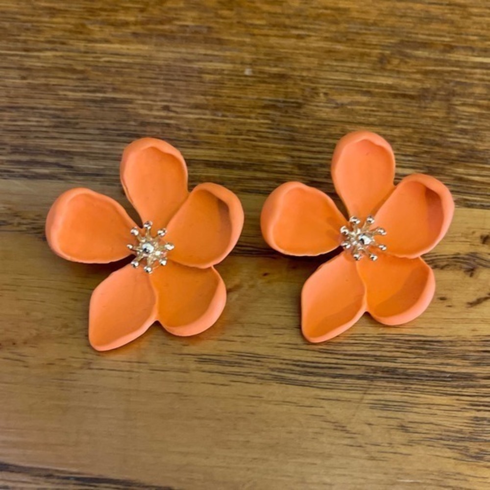 Accessory, concierge, ceramic floral, petal earrings